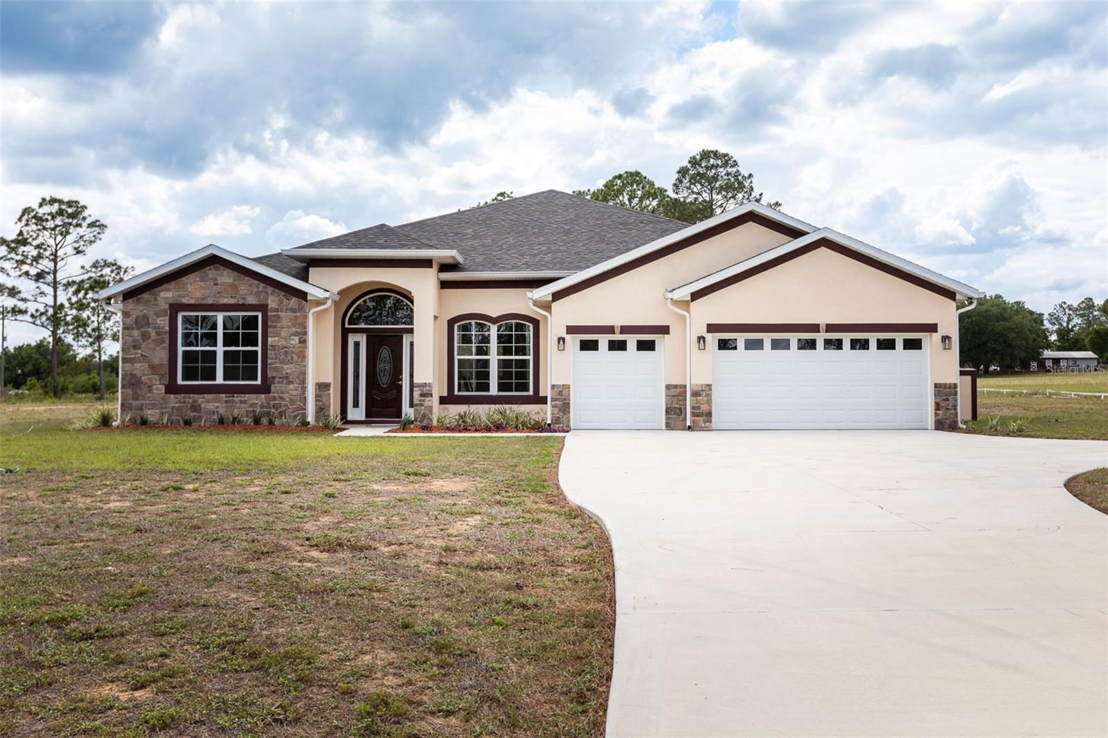 41289 COUNTY ROAD 452, LEESBURG, FL