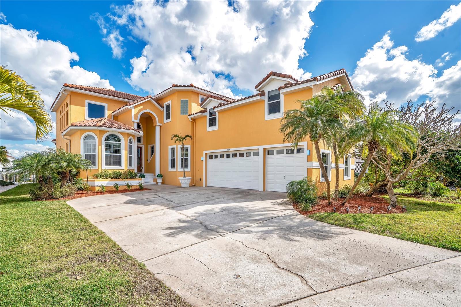 934 SYMPHONY ISLES BLVD, APOLLO BEACH, FL