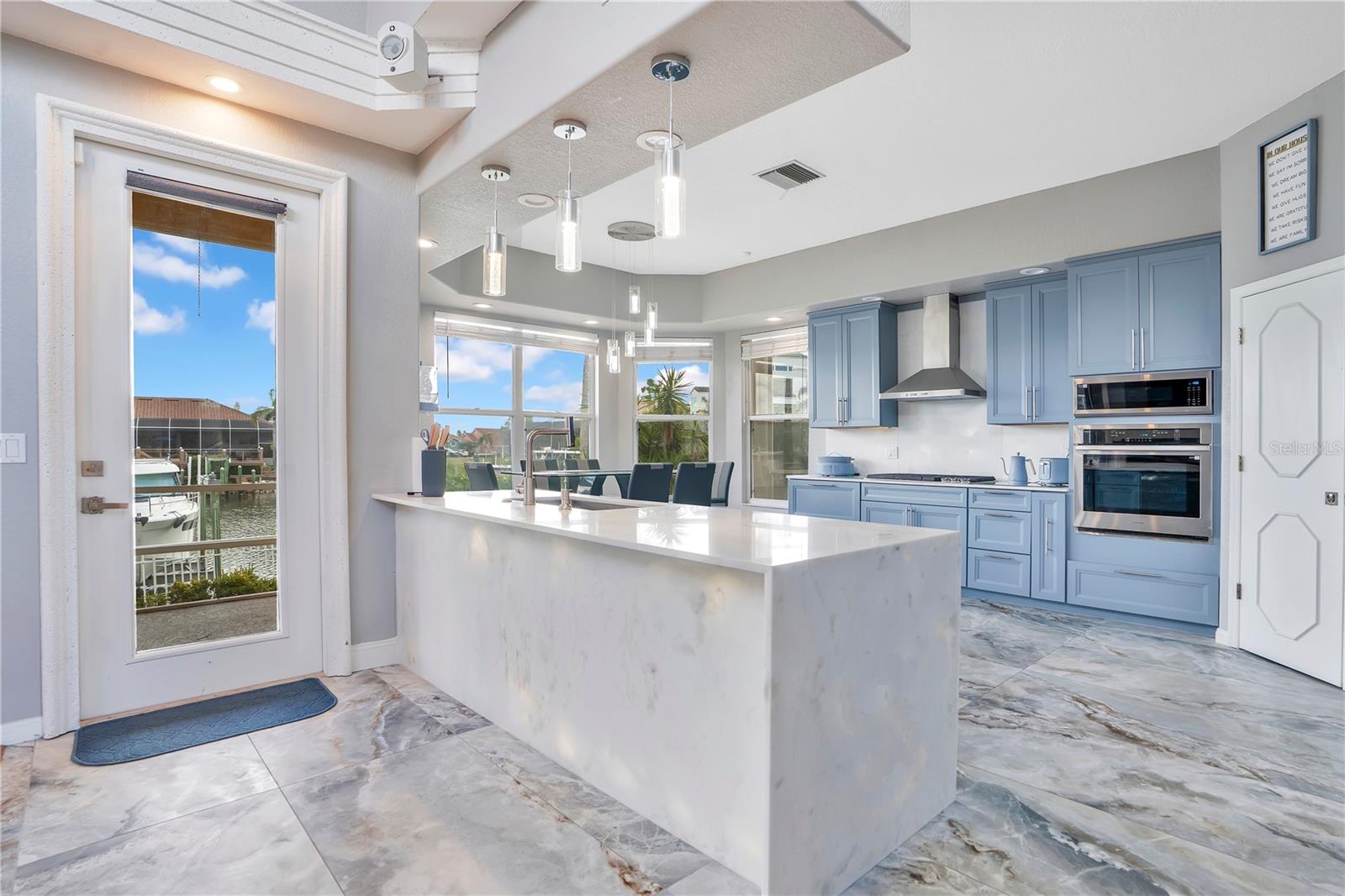 934 SYMPHONY ISLES BLVD, APOLLO BEACH, FL — photo 3