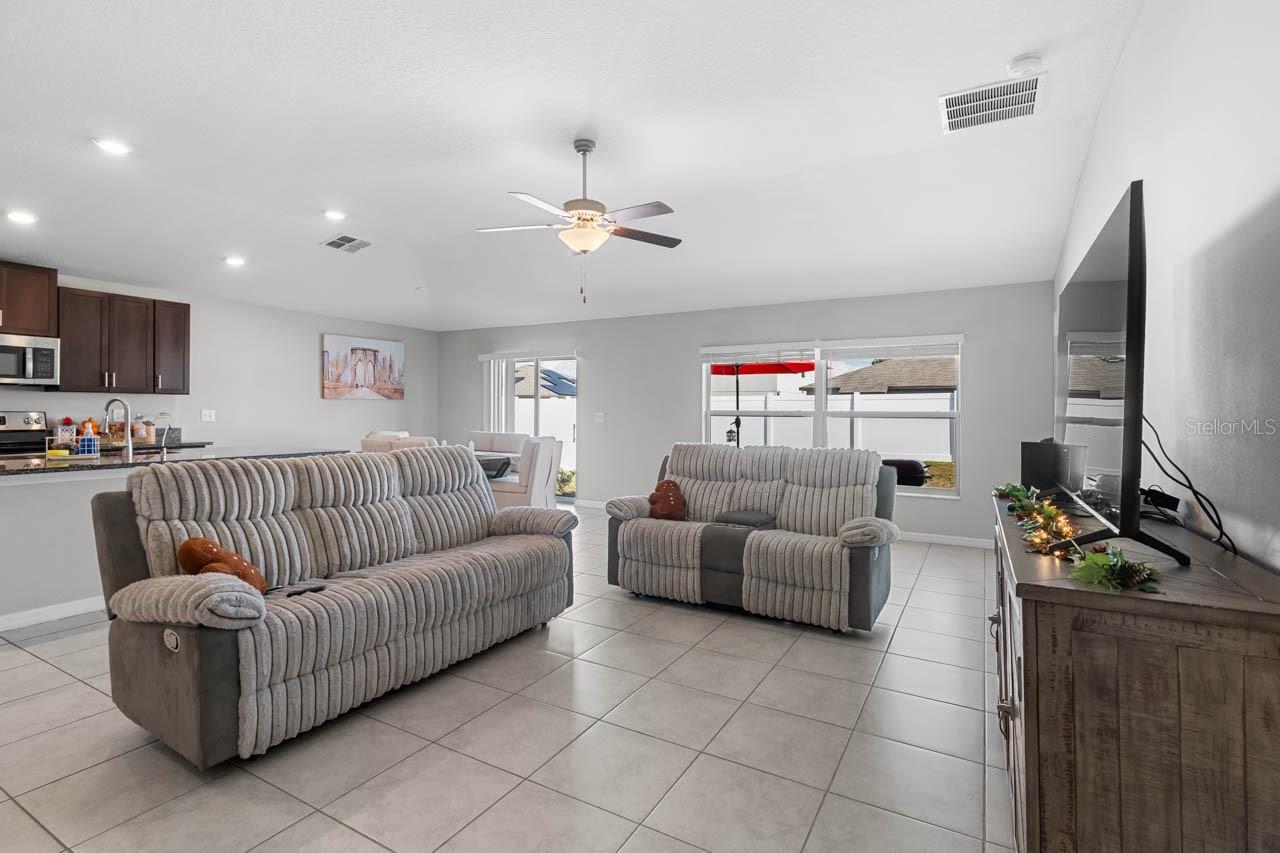 889 CALICO SCALLOP ST, RUSKIN, FL — photo 3