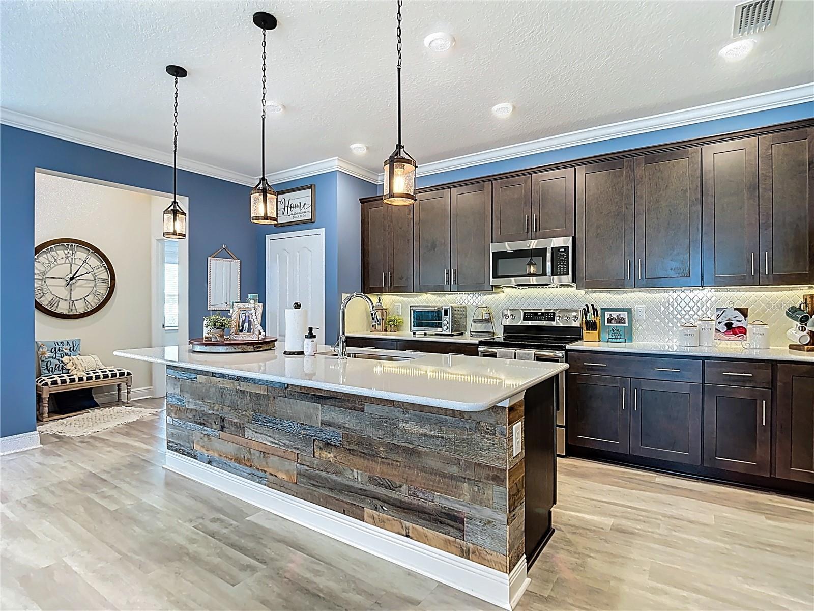 30980 JAZZ LEAF PL, SAN ANTONIO, FL — photo 14