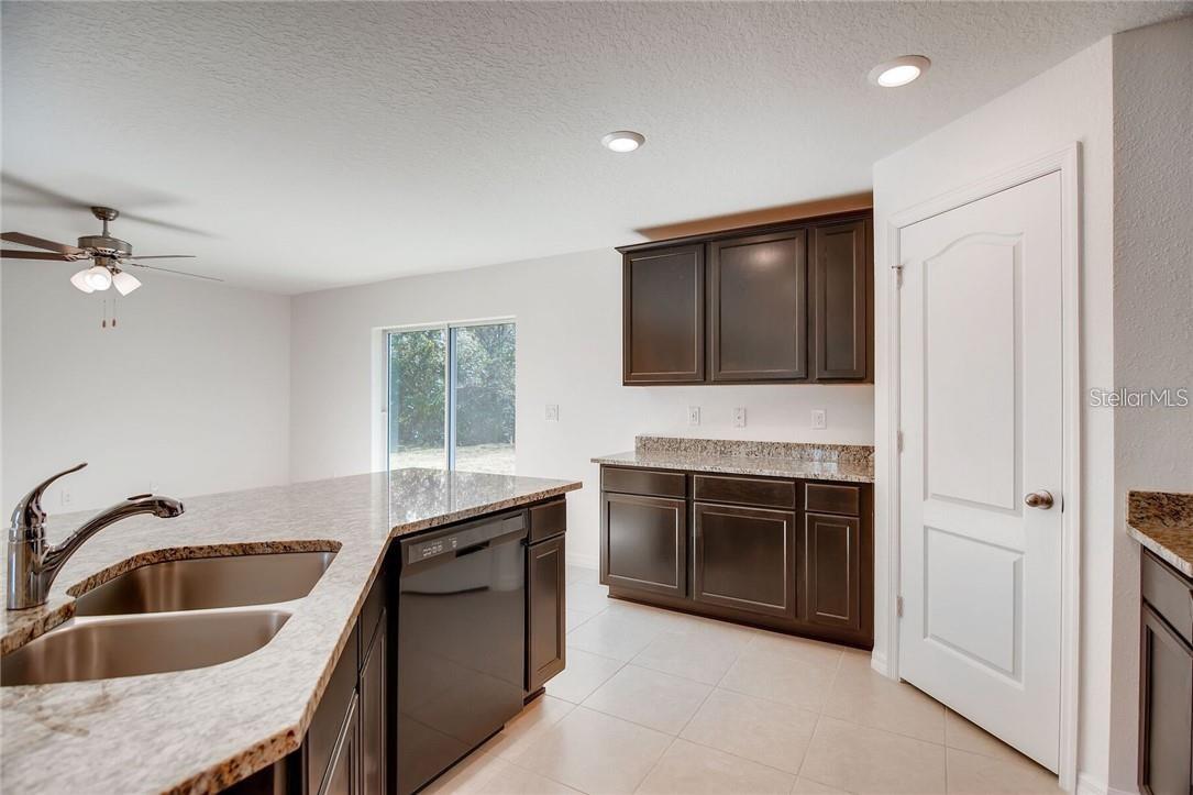 1597 ORNE ST, MASCOTTE, FL — photo 3