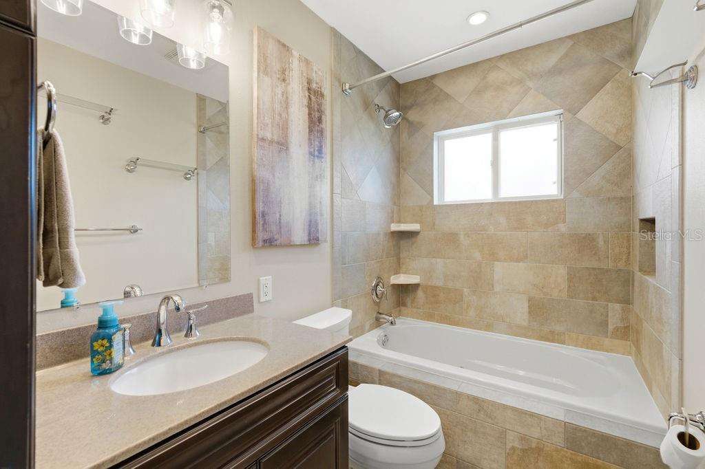 6901 17TH LN N, ST PETERSBURG, FL — photo 34