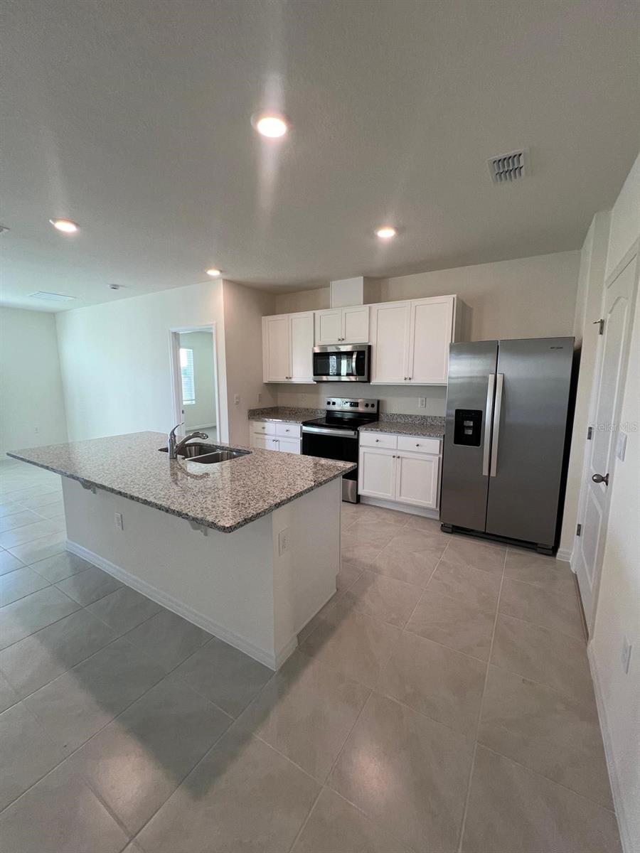 631 PARK PLACE BLVD, DAVENPORT, FL — photo 8