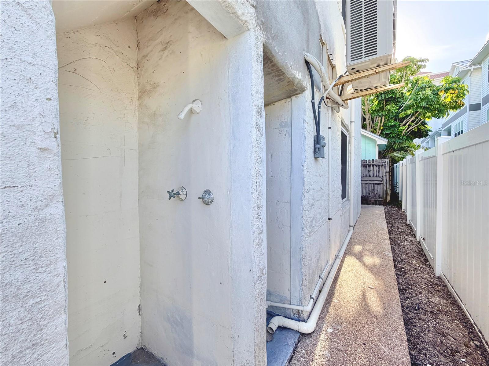 664 MANDALAY AVE, CLEARWATER BEACH, FL — photo 45
