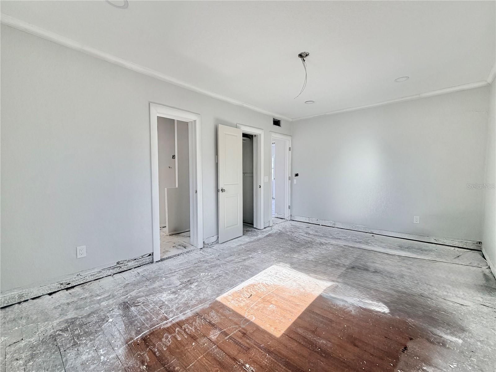 664 MANDALAY AVE, CLEARWATER BEACH, FL — photo 21