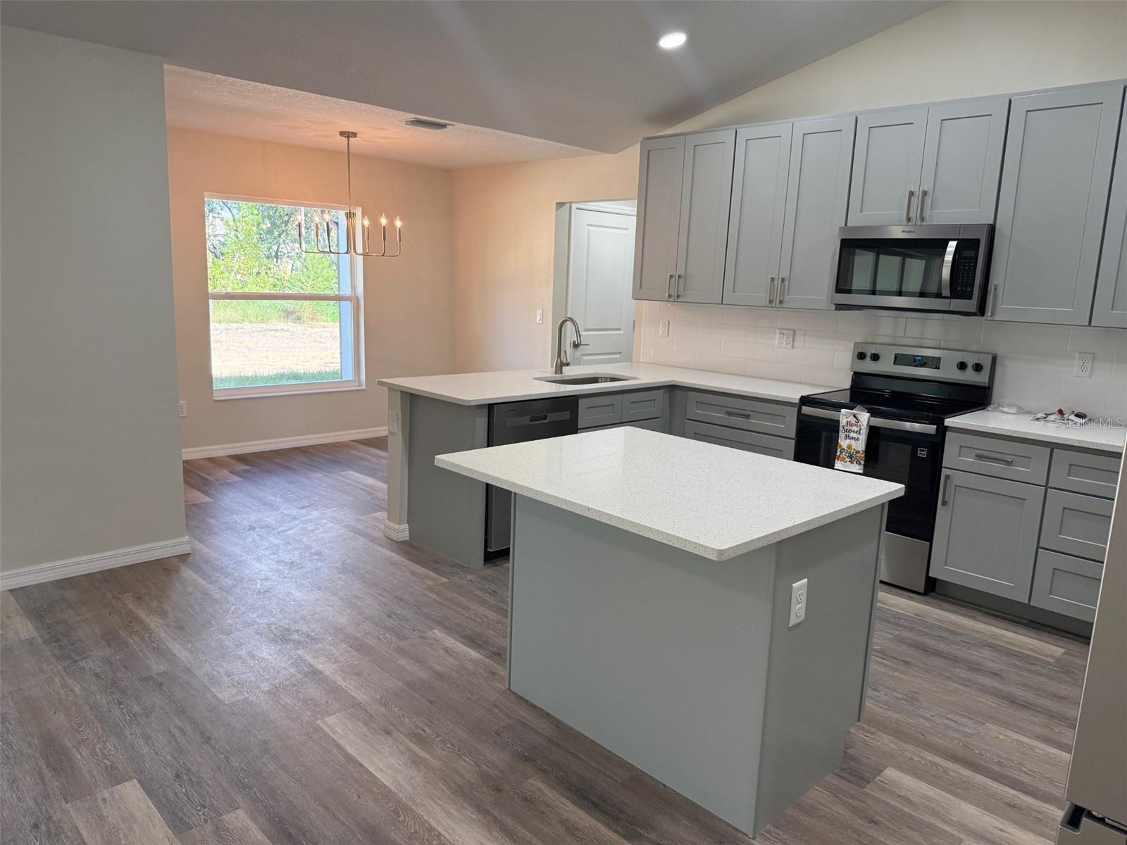 13465 CANYON SWALLOW RD, WEEKI WACHEE, FL — photo 4