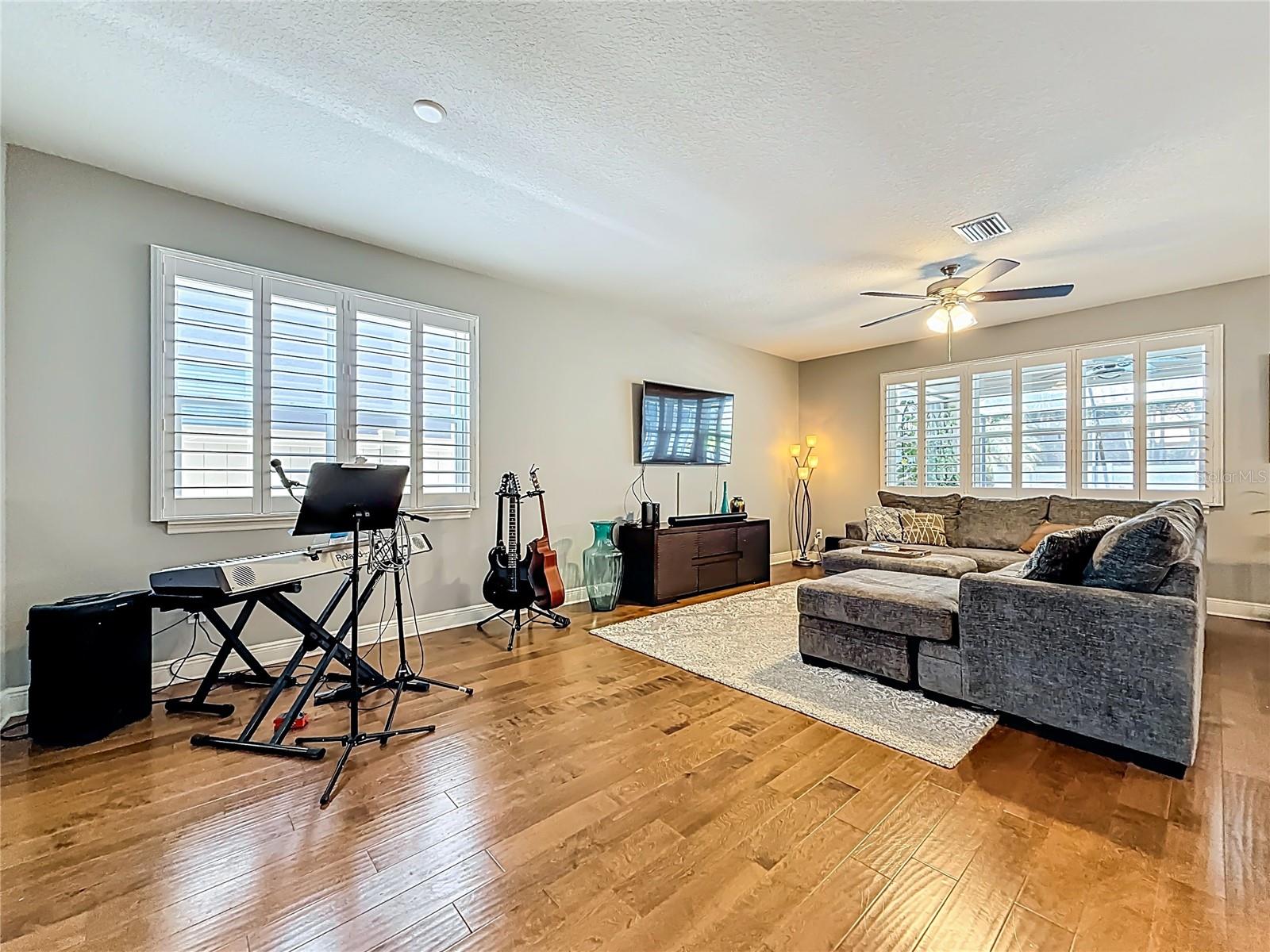 10193 GRAND OAK CIR, MADEIRA BEACH, FL — photo 11