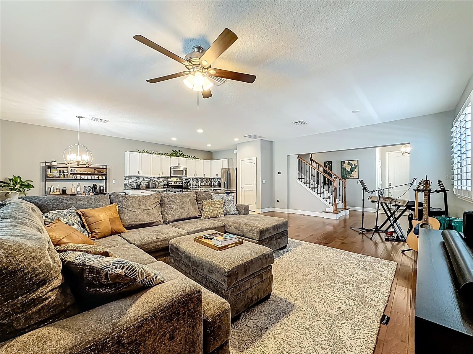 10193 GRAND OAK CIR, MADEIRA BEACH, FL — photo 13