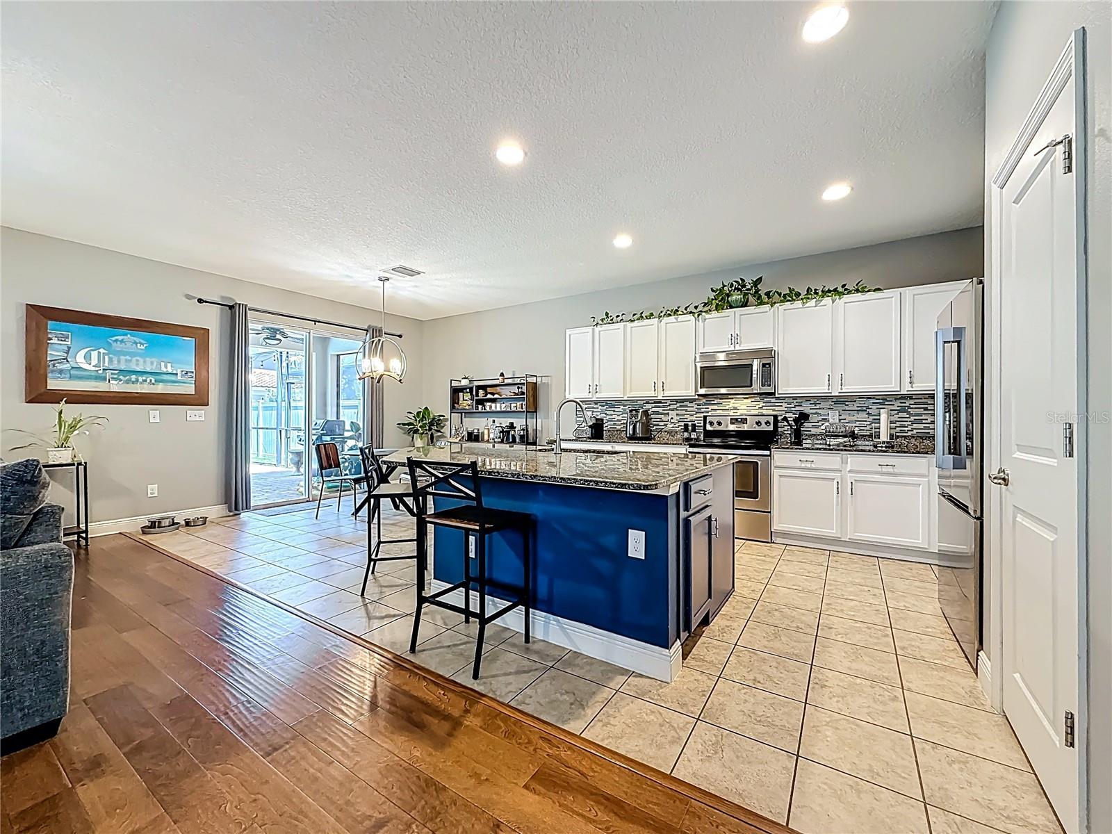 10193 GRAND OAK CIR, MADEIRA BEACH, FL — photo 14