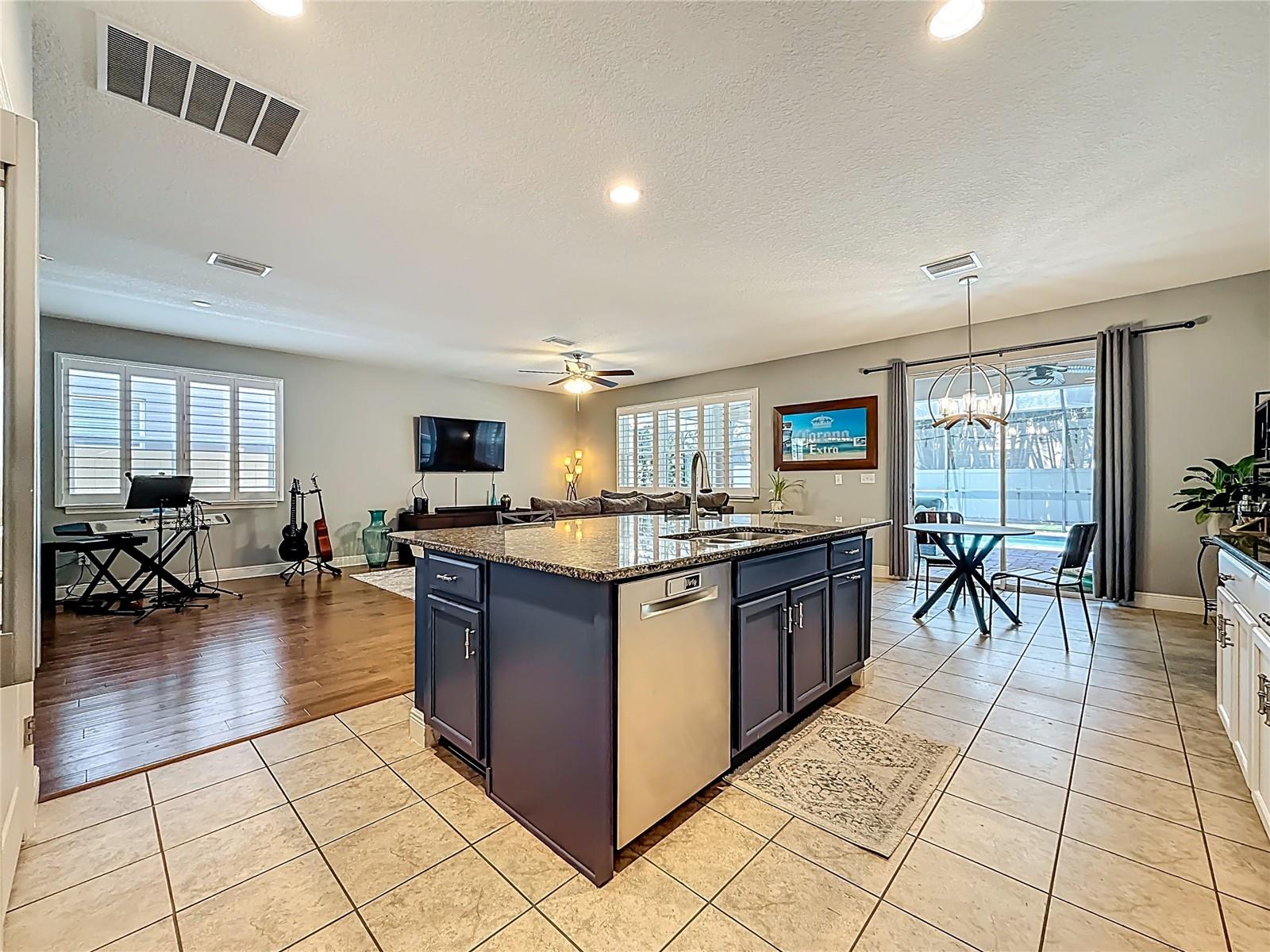 10193 GRAND OAK CIR, MADEIRA BEACH, FL — photo 16