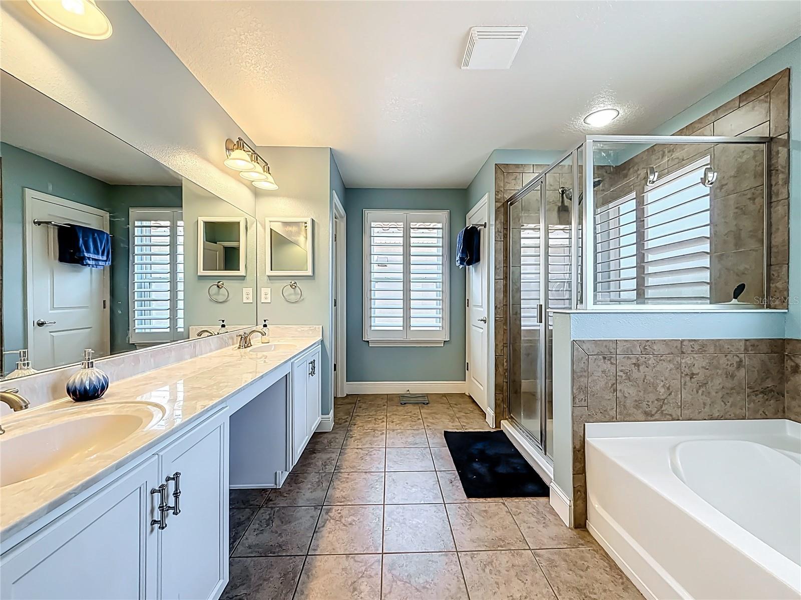10193 GRAND OAK CIR, MADEIRA BEACH, FL — photo 35
