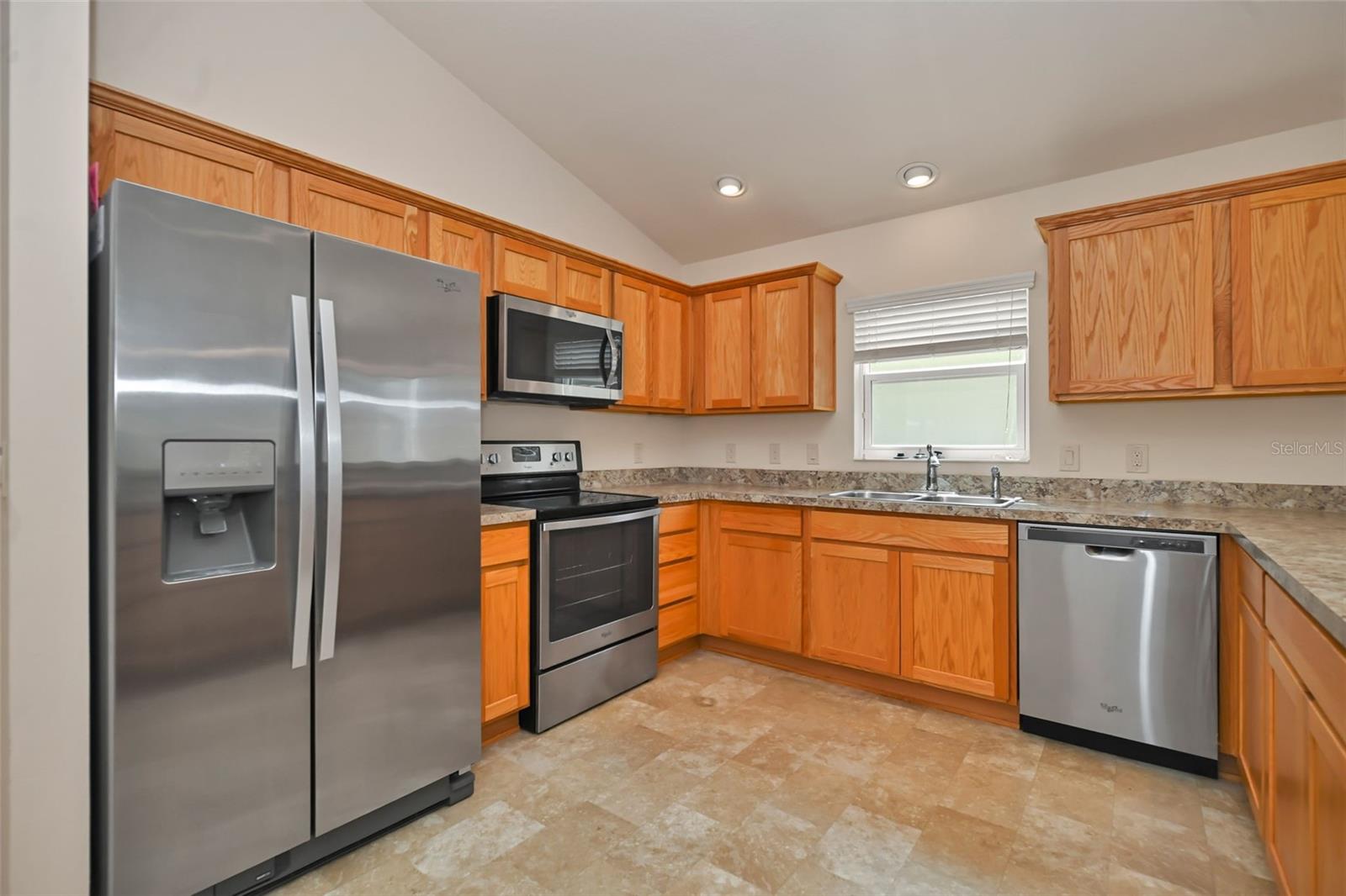 9188 SE 166TH SPRUNG LN, THE VILLAGES, FL — photo 8