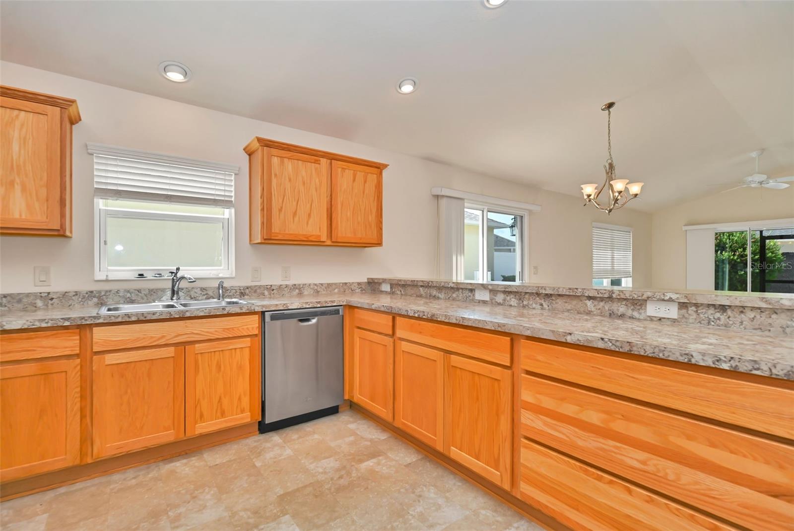 9188 SE 166TH SPRUNG LN, THE VILLAGES, FL — photo 10