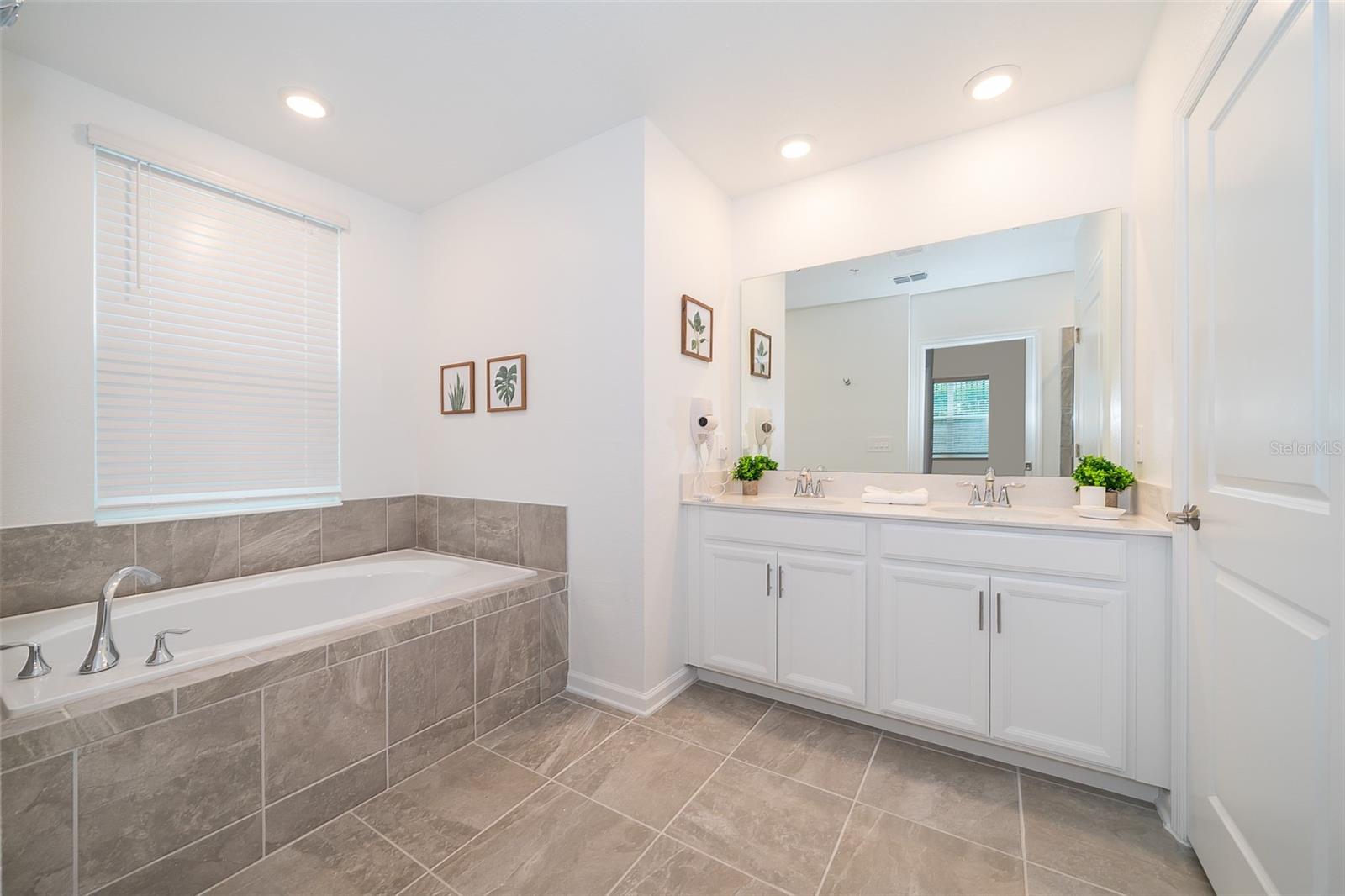 8899 CABOT CLIFFS DR #102, DAVENPORT, FL — photo 16