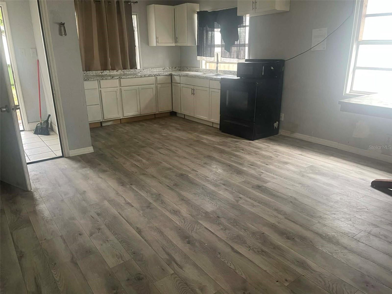 8716 N TANGERINE PL, TAMPA, FL — photo 7