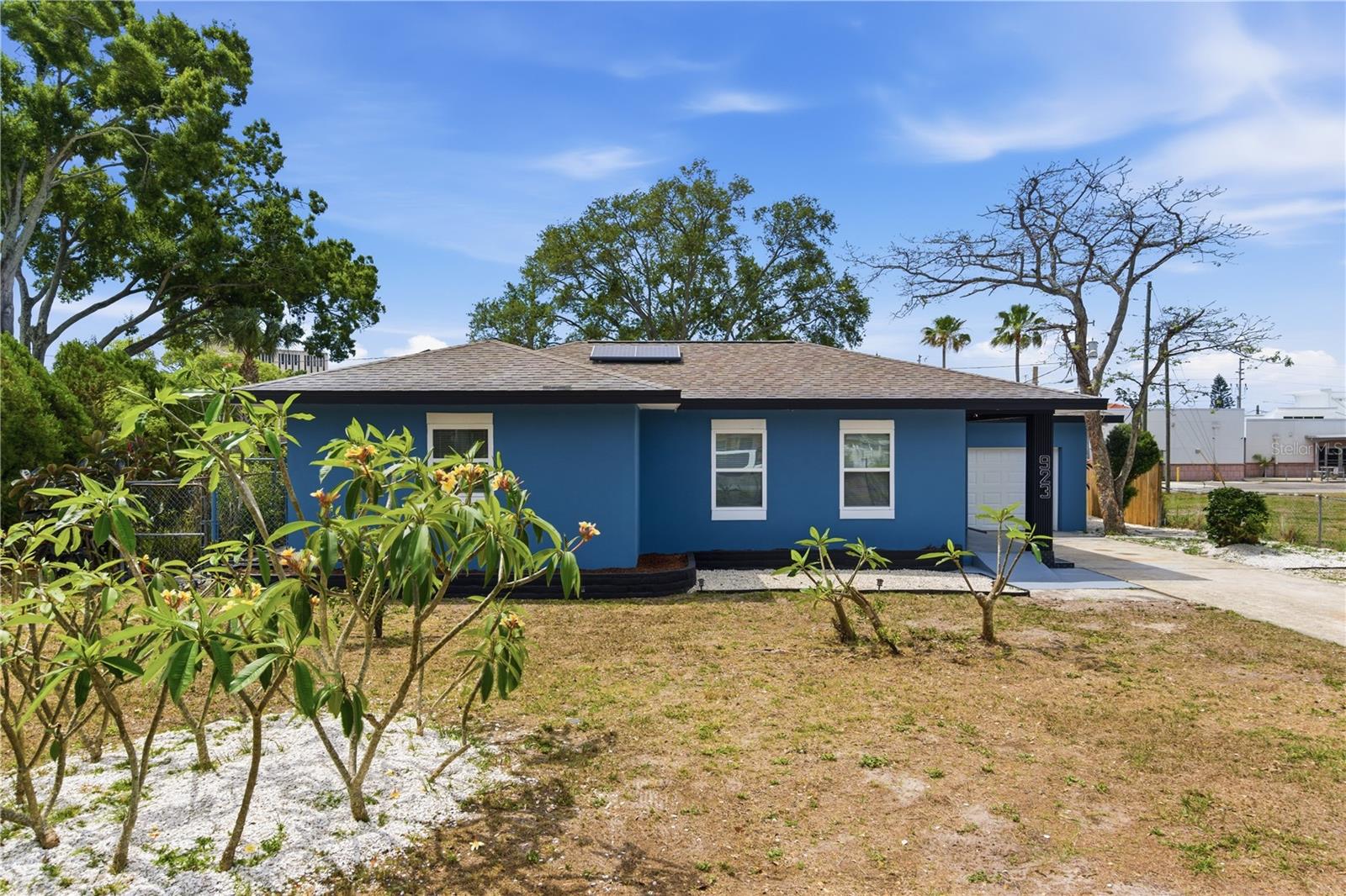 923 1ST AVE NW, LARGO, FL — photo 2