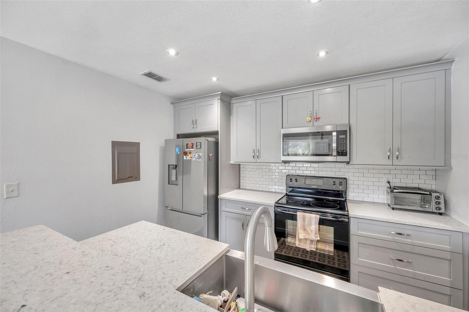 2937 BOUGH AVE #D, CLEARWATER, FL — photo 18
