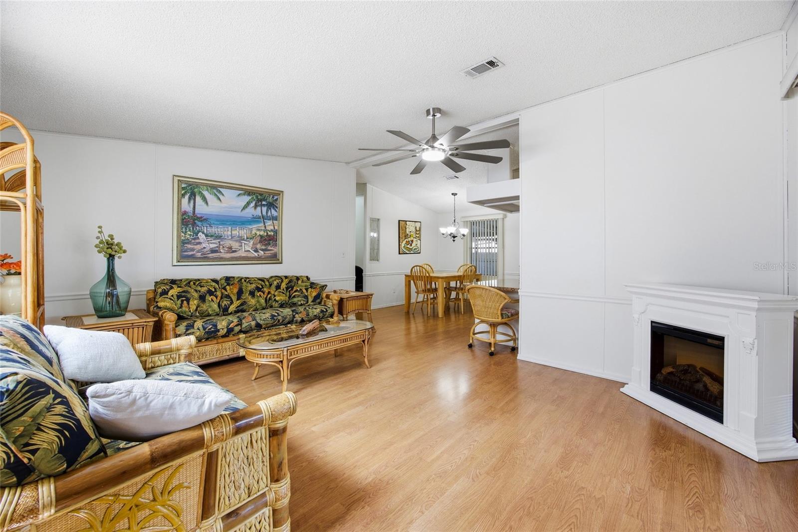 1609 MAGNOLIA AVE, THE VILLAGES, FL — photo 28