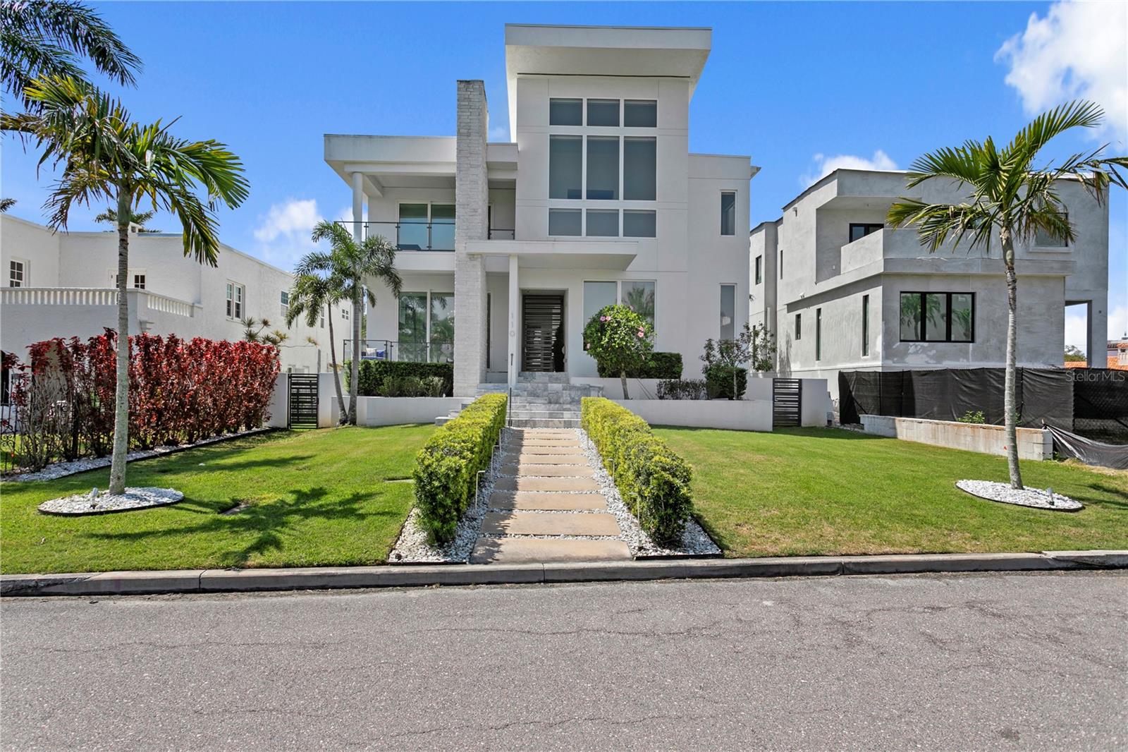 110 PALMERA BLVD NE, ST PETERSBURG, FL — photo 2