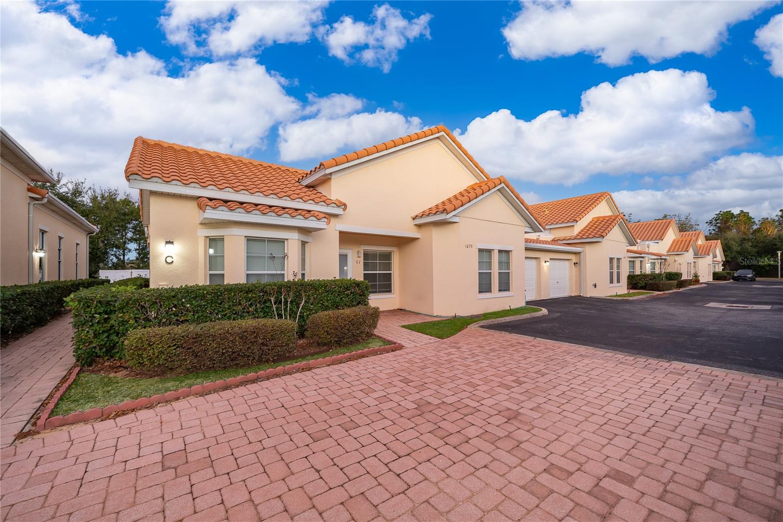 1075 DAVID WALKER DR #C-1, TAVARES, FL