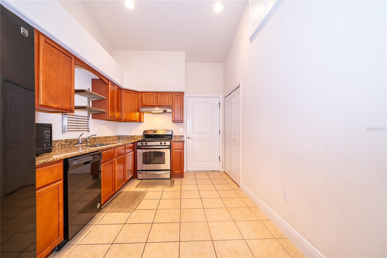 1075 DAVID WALKER DR #C-1, TAVARES, FL — photo 19