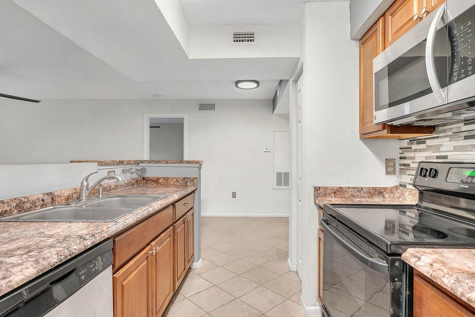 3032 PARKWAY BLVD #201, KISSIMMEE, FL — photo 12