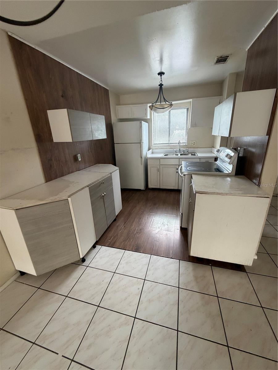 5861 CURRY FORD RD #12, ORLANDO, FL — photo 3