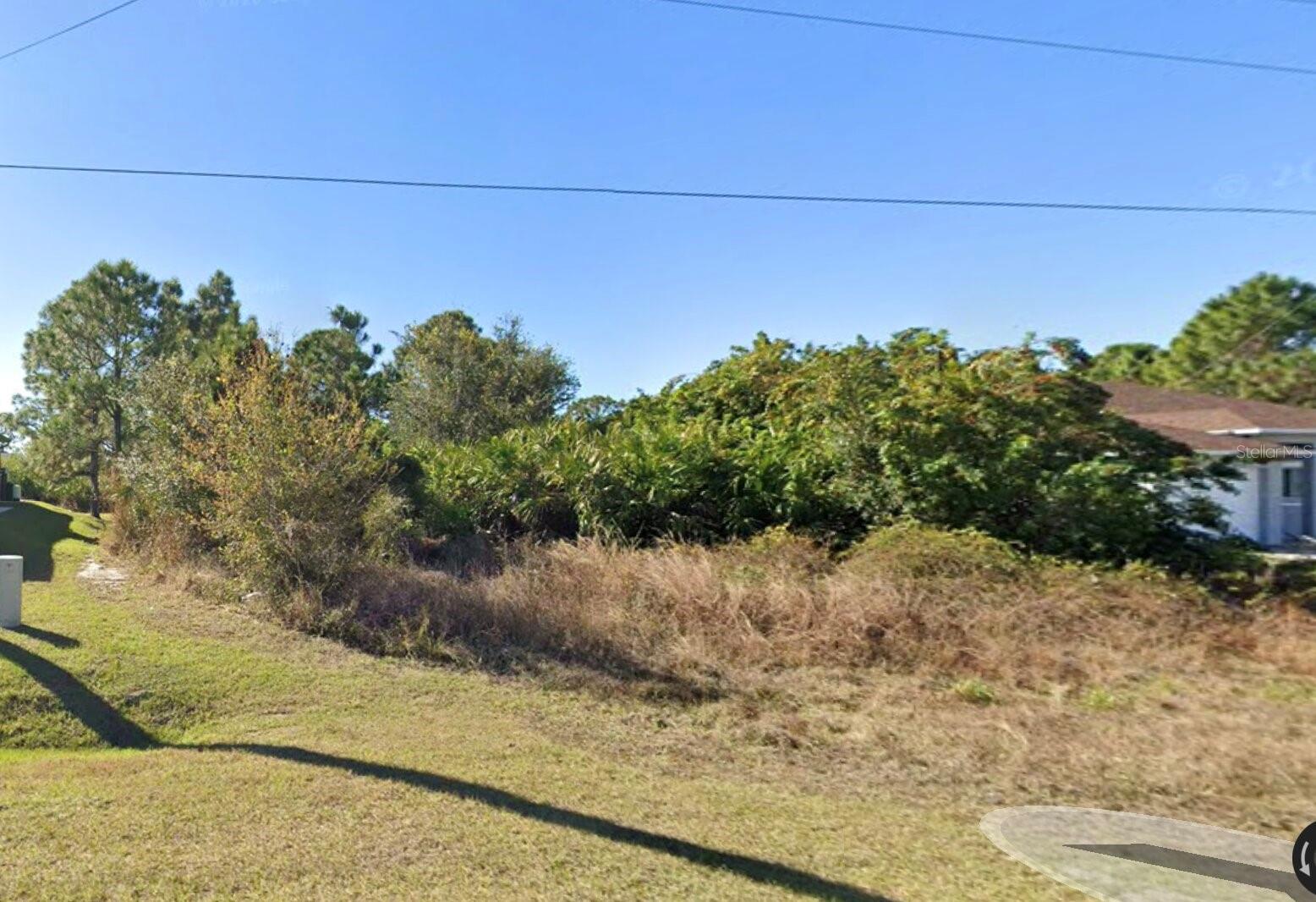 881 MILWAUKEE BLVD, LEHIGH ACRES, FL — photo 2