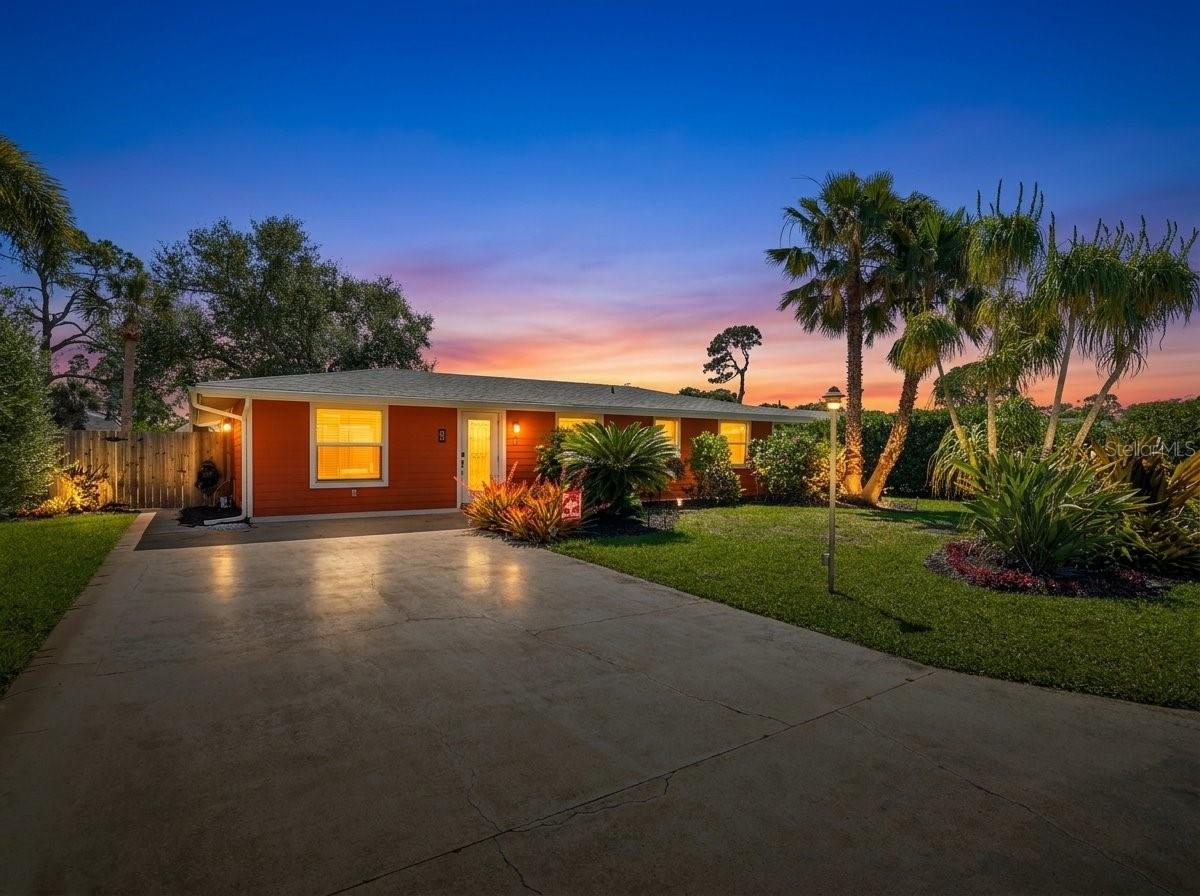 1129 RIVIERA ST, VENICE, FL