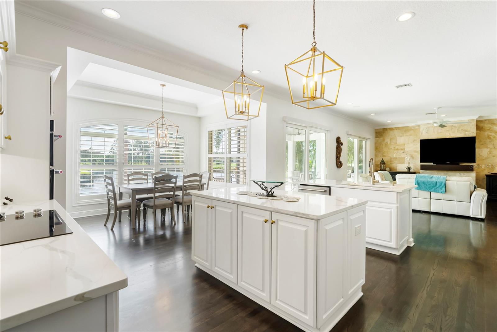 356 BELLEAIR DR NE, ST PETERSBURG, FL — photo 15