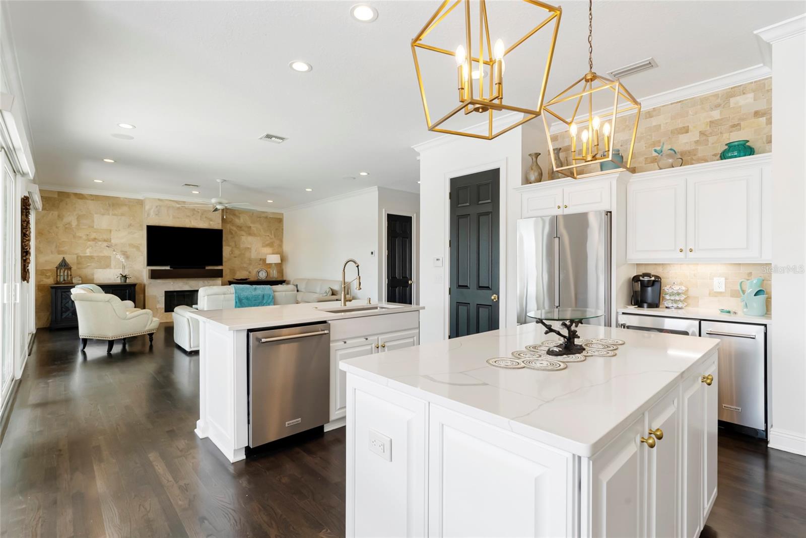 356 BELLEAIR DR NE, ST PETERSBURG, FL — photo 10
