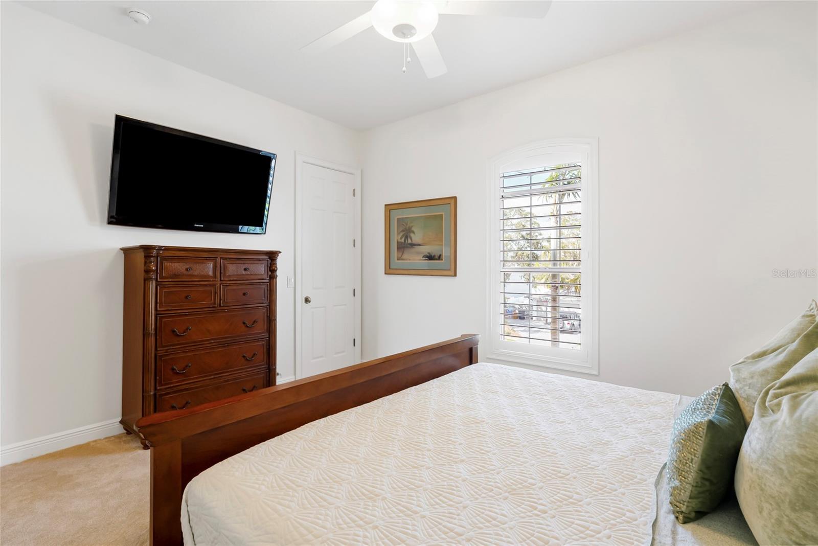 356 BELLEAIR DR NE, ST PETERSBURG, FL — photo 43