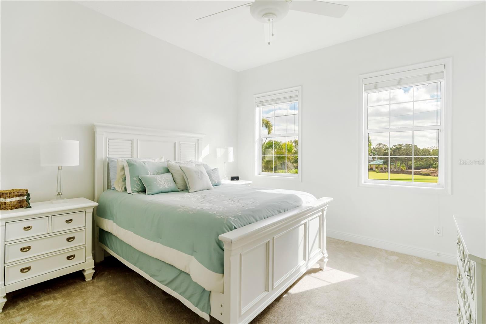 356 BELLEAIR DR NE, ST PETERSBURG, FL — photo 44