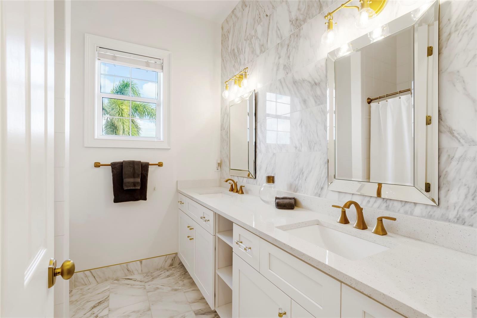 356 BELLEAIR DR NE, ST PETERSBURG, FL — photo 47