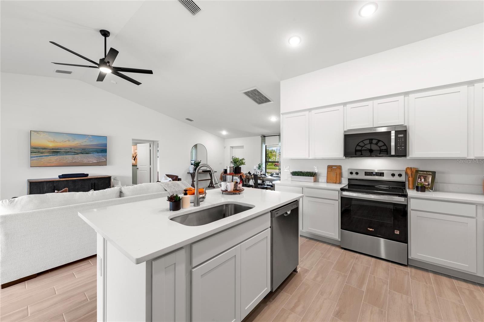 7608 N PRIMROSE DR, CITRUS SPRINGS, FL — photo 13