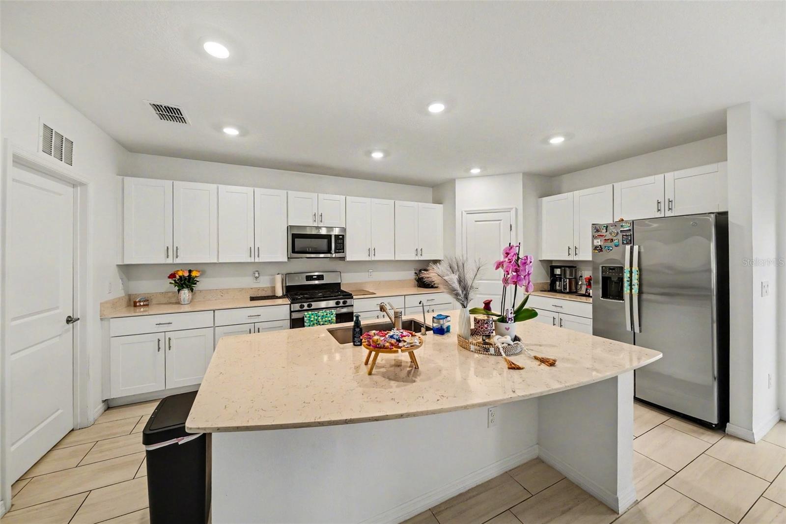 35194 ACKLEY TRCE, ZEPHYRHILLS, FL — photo 10