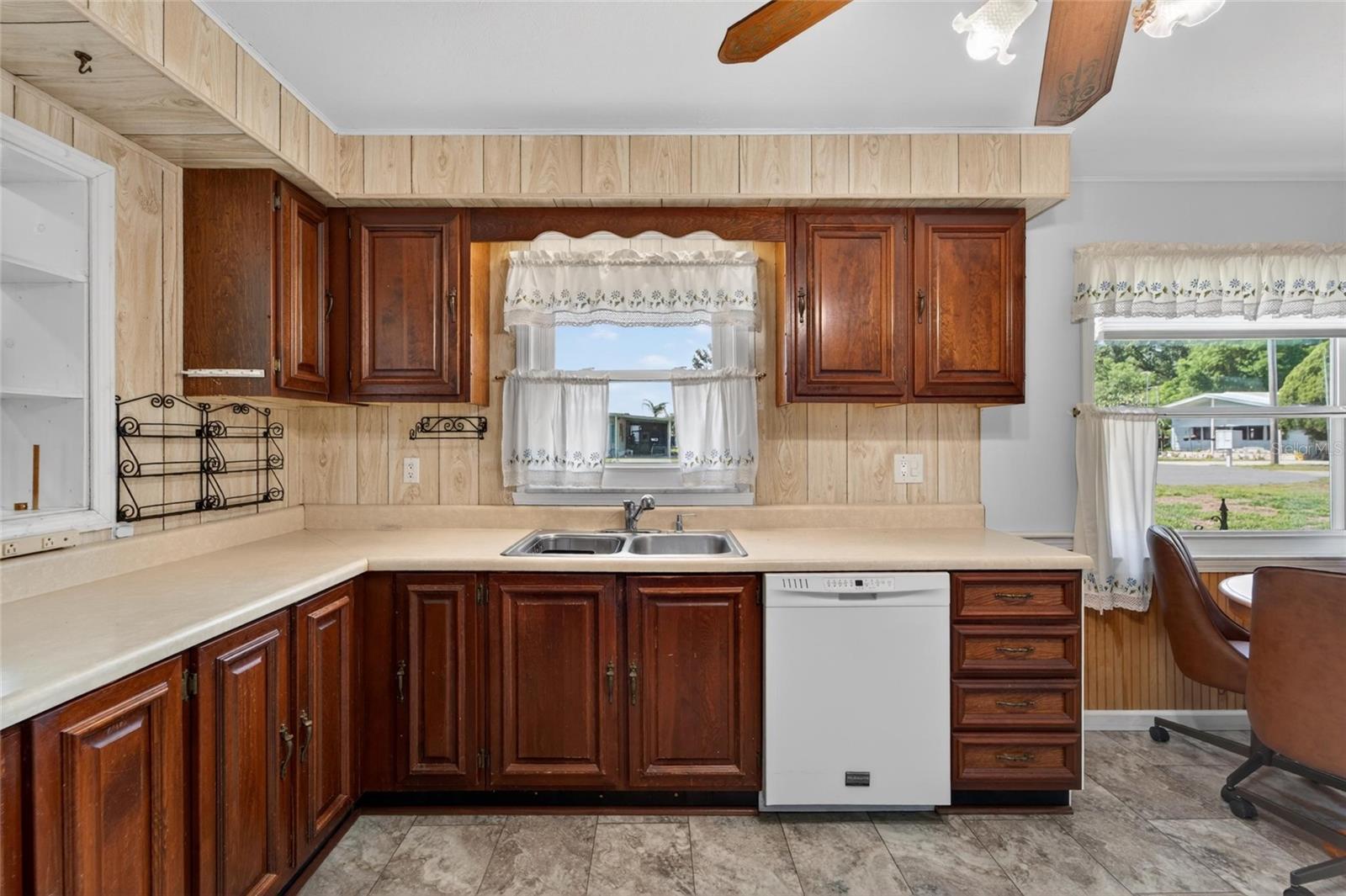 39407 ROCKFORD AVE, ZEPHYRHILLS, FL — photo 14