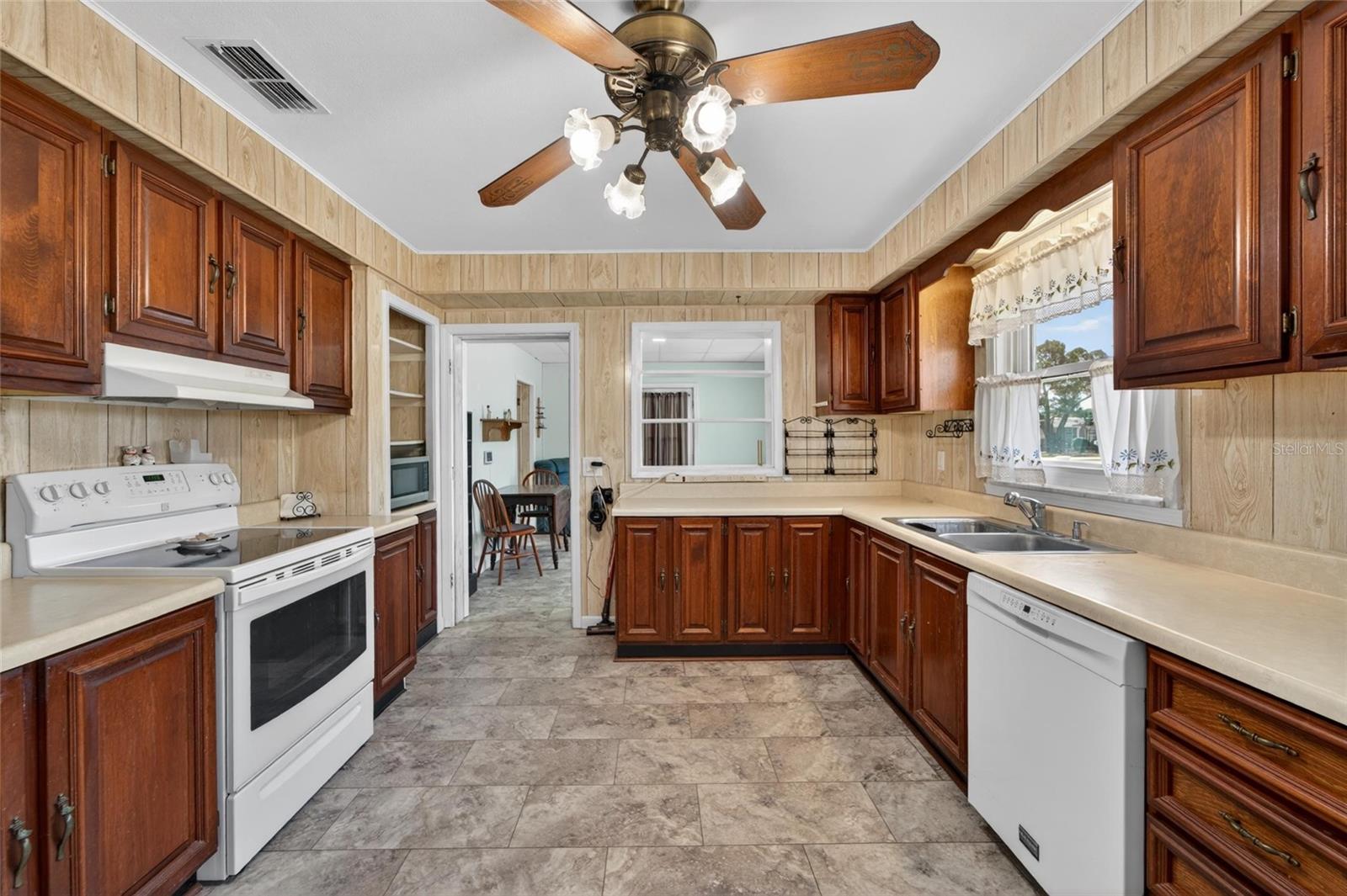 39407 ROCKFORD AVE, ZEPHYRHILLS, FL — photo 16