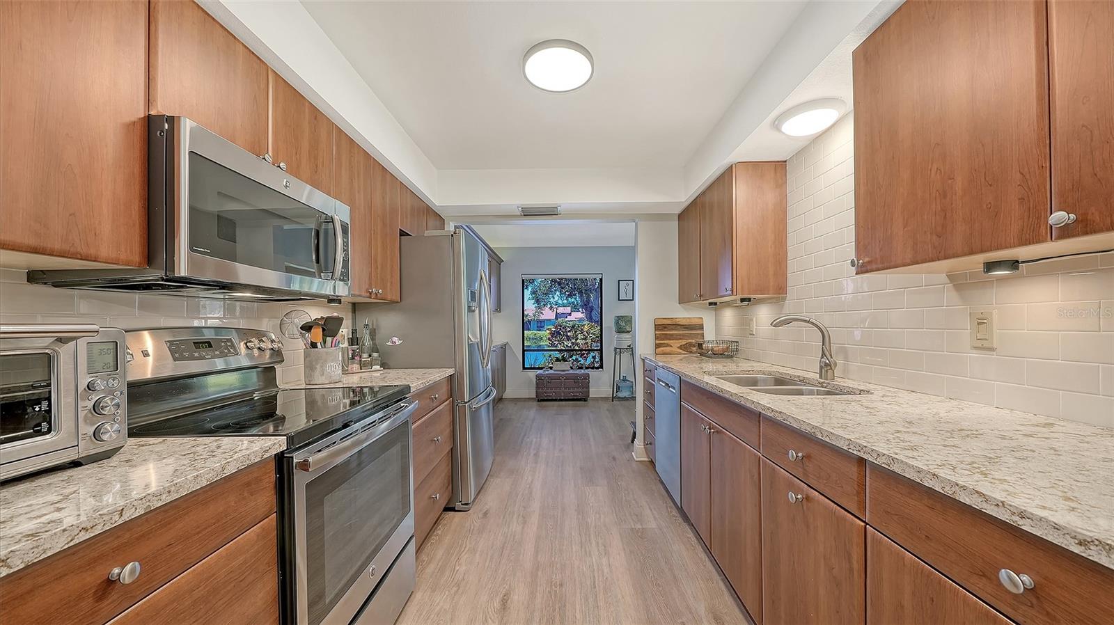 6048 WILSHIRE BLVD #2, SARASOTA, FL — photo 10