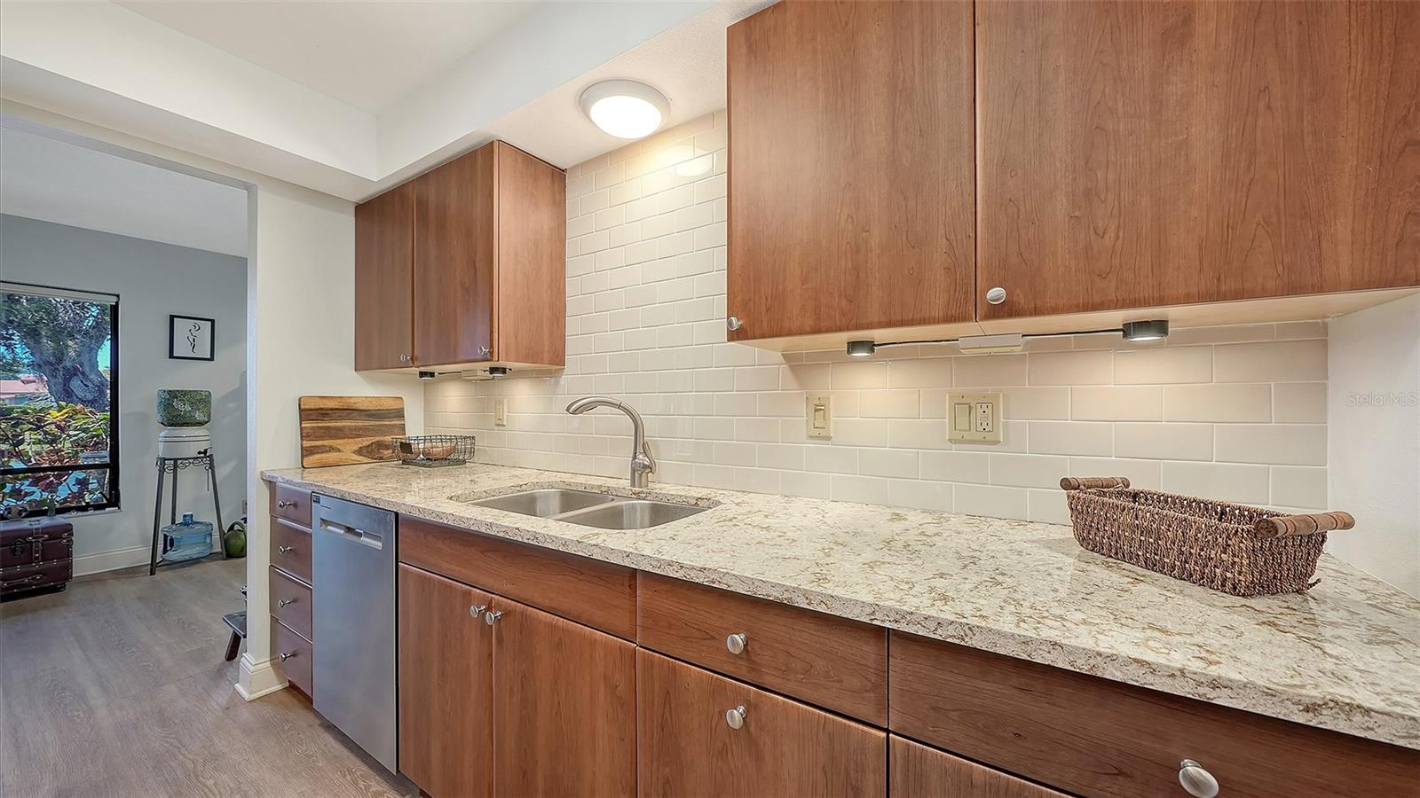 6048 WILSHIRE BLVD #2, SARASOTA, FL — photo 11