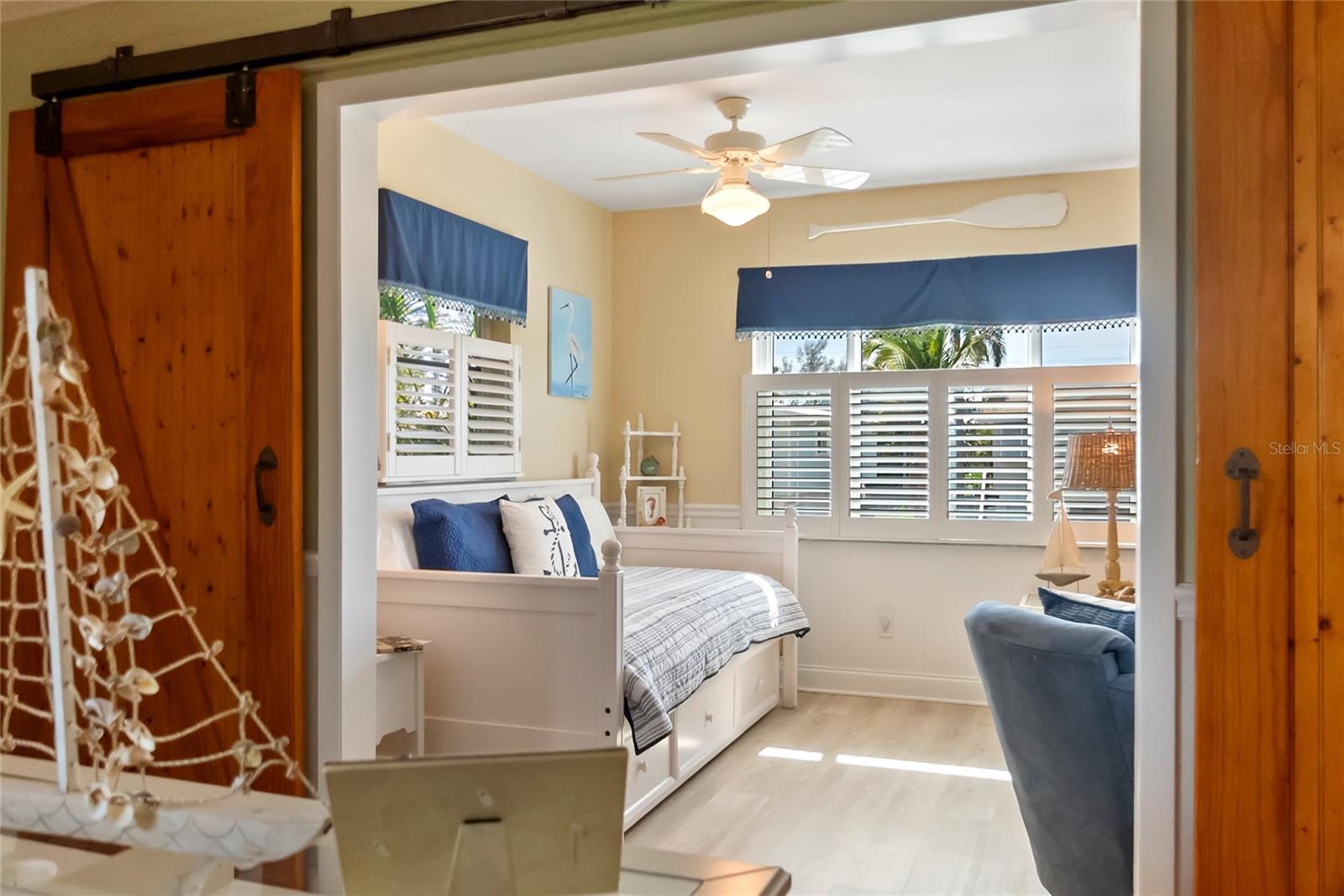 2905 AVENUE C, HOLMES BEACH, FL — photo 10