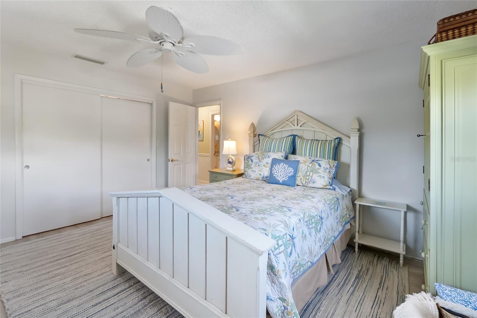 2905 AVENUE C, HOLMES BEACH, FL — photo 24