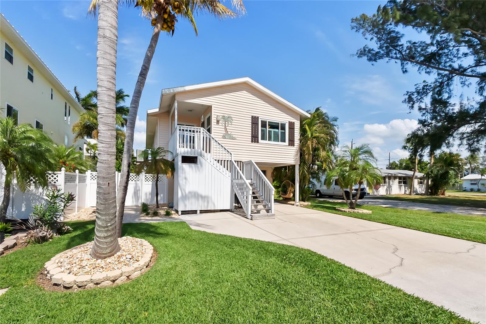 2905 AVENUE C, HOLMES BEACH, FL — photo 40