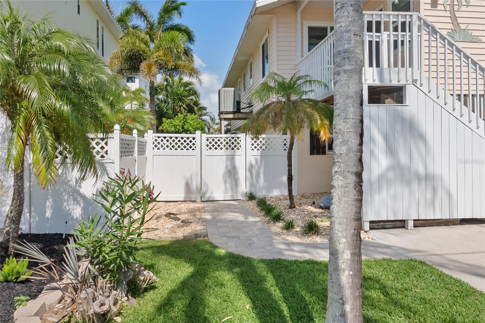 2905 AVENUE C, HOLMES BEACH, FL — photo 41