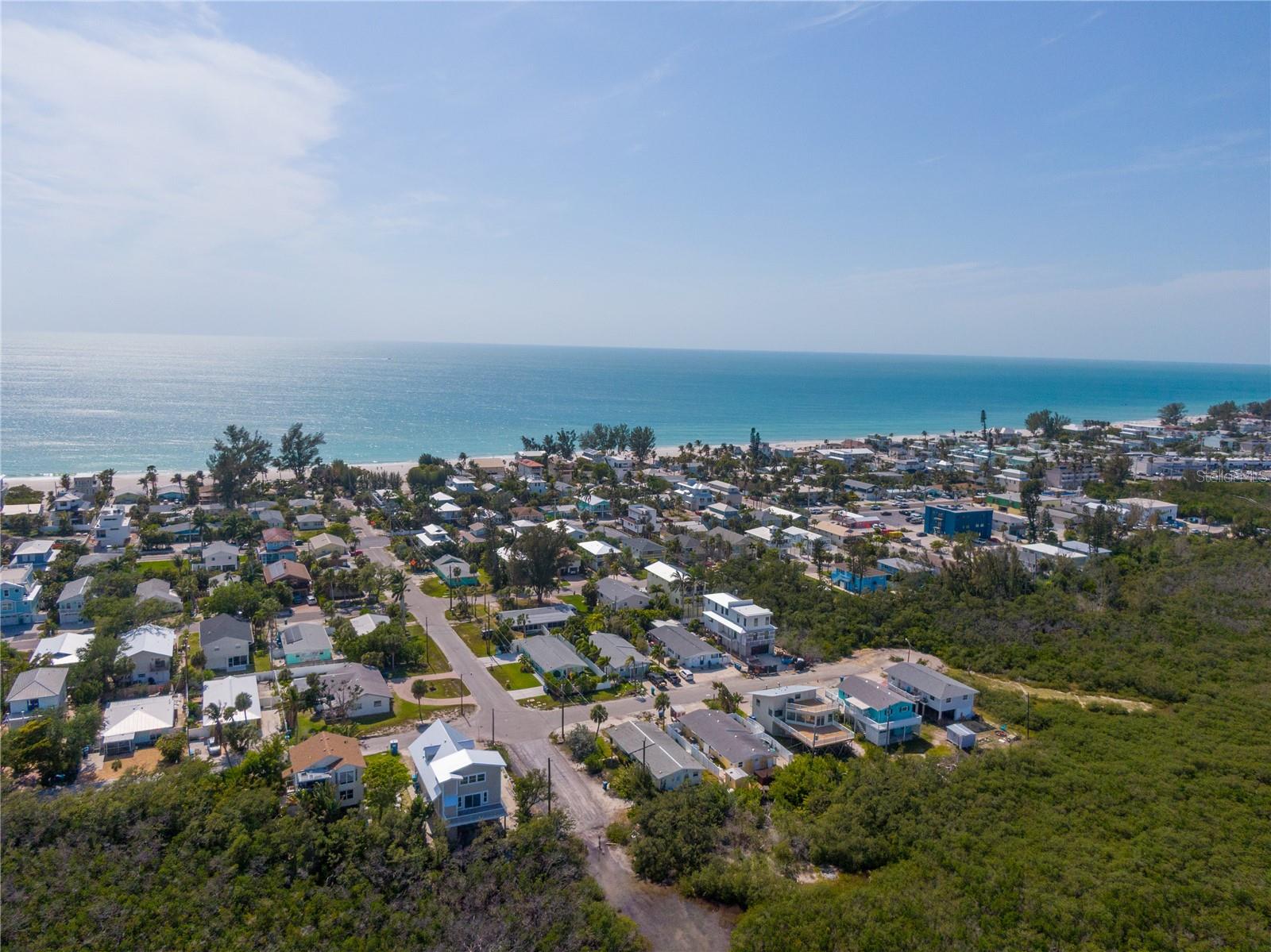2905 AVENUE C, HOLMES BEACH, FL — photo 45