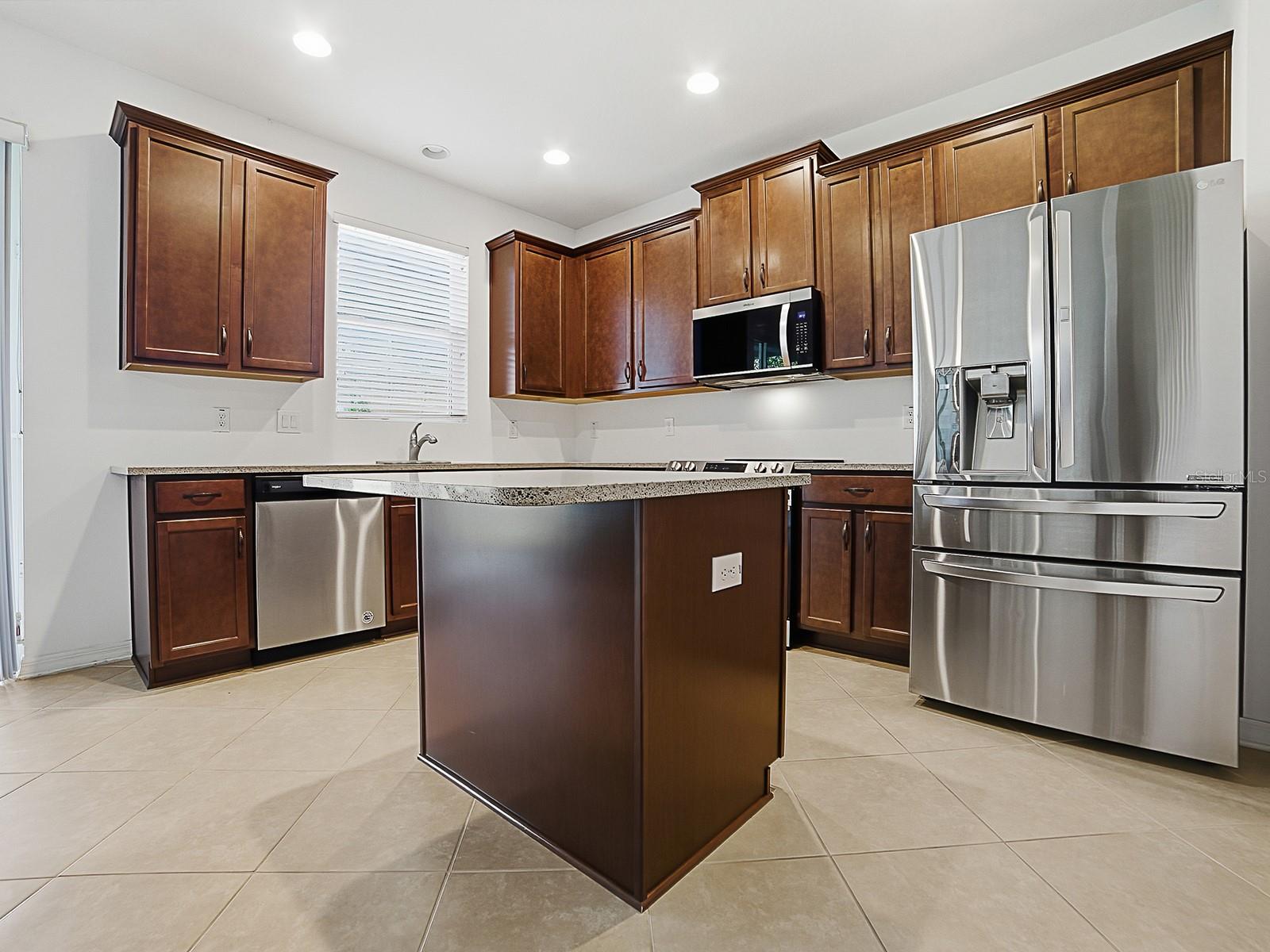 509 BLUE CYPRESS DRIVE, GROVELAND, FL — photo 17