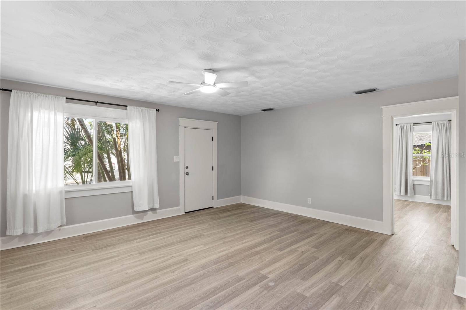 225 35TH ST S, ST PETERSBURG, FL — photo 3