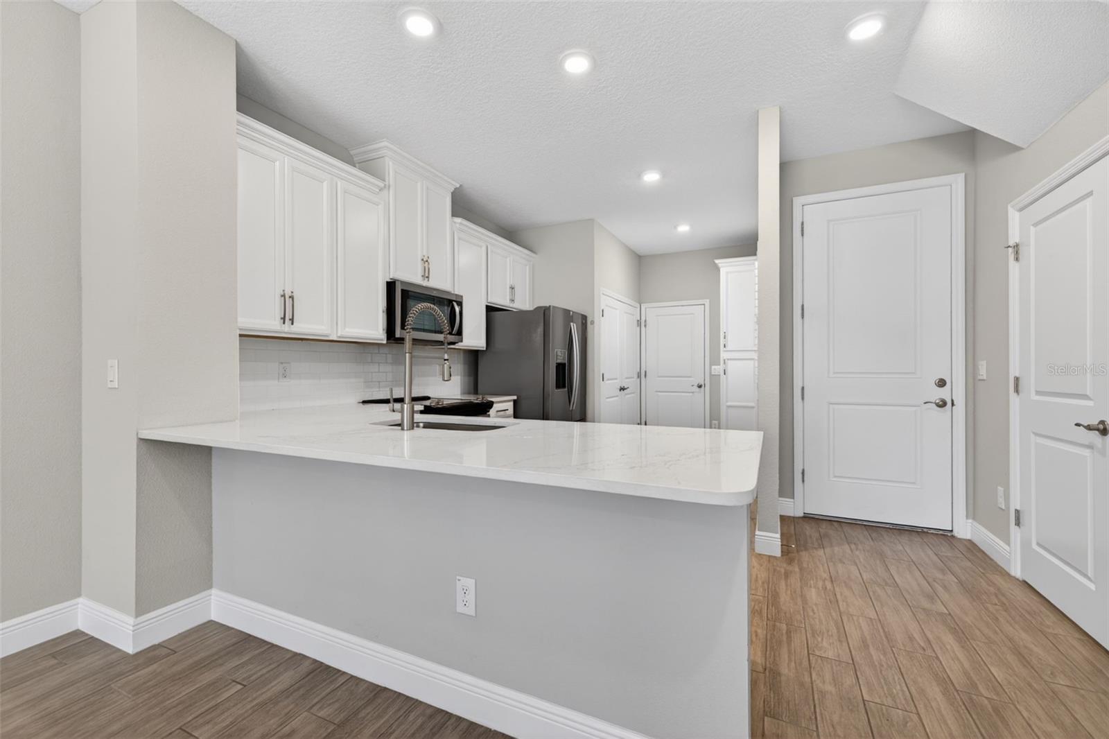 5291 NEIL DR, ST PETERSBURG, FL — photo 9