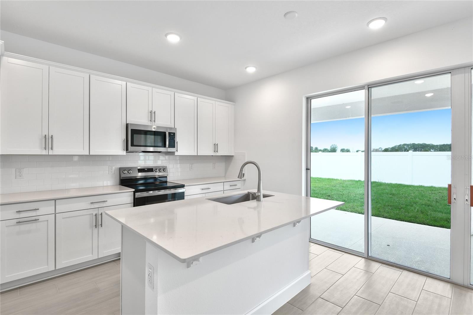 143 WATERSTONE LOOP, TAVARES, FL — photo 12
